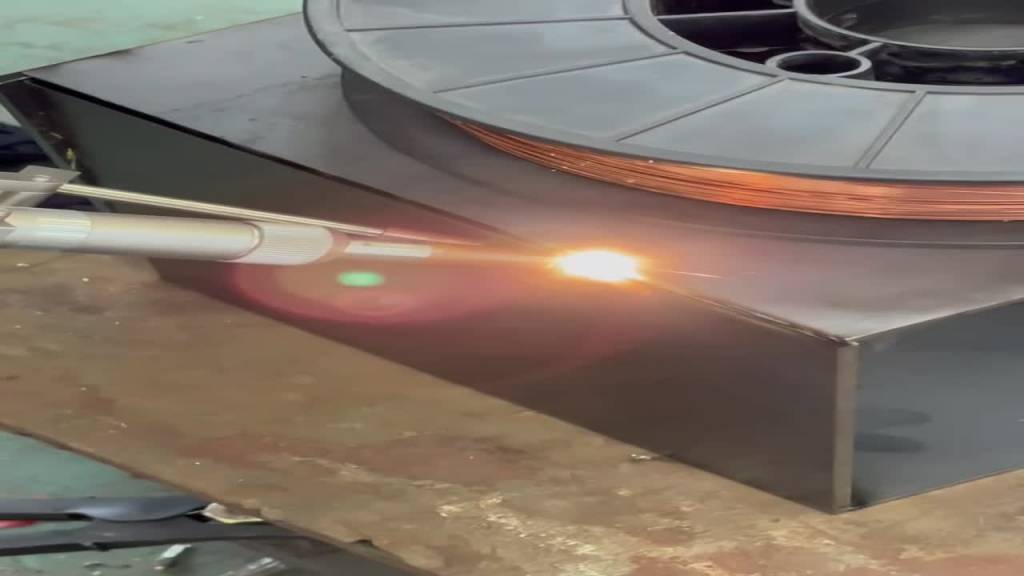 레이저 용접기 - 갈바 와이어 자동공급 용접